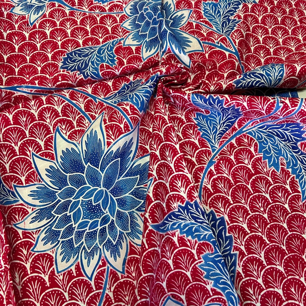 Vines of Flowers on Scallop Pattern - Red Vines of Flowers on Scallop Pattern - Red